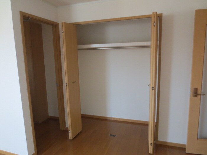 物件内観写真12　(収納)
