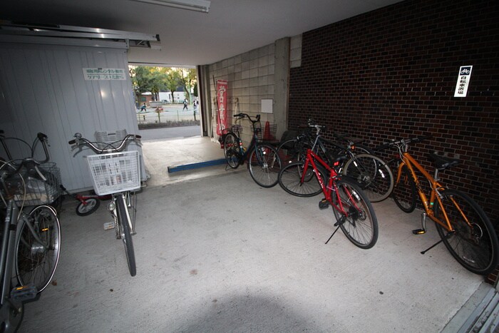 物件外観写真5　(駐輪場)