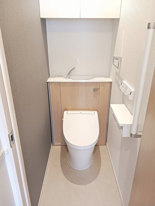 物件内観写真8　(トイレ)