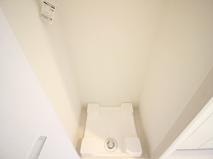 物件内観写真13　(洗濯機置場)