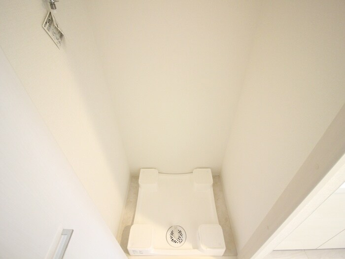 物件内観写真14　(洗濯機置場)