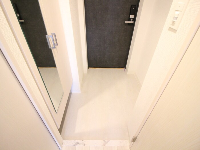 物件内観写真17　(玄関)