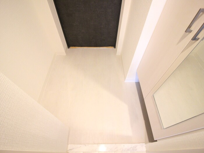物件内観写真22　(玄関)