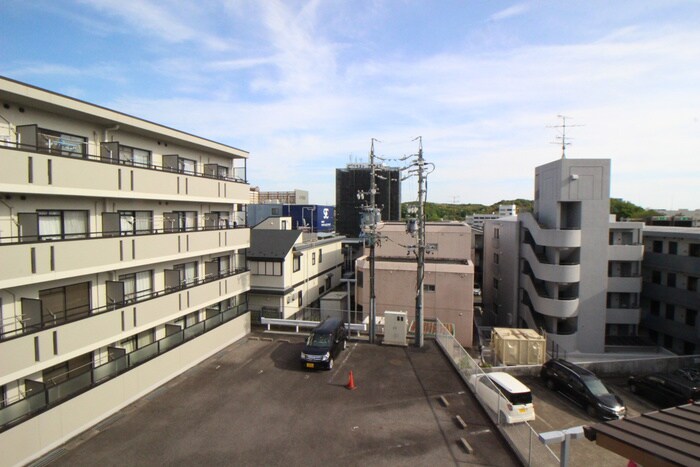 物件内観写真16　(室内からの展望)