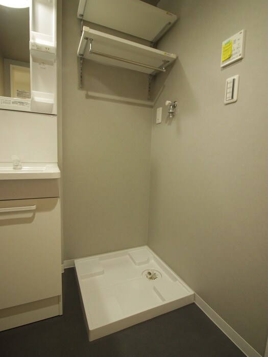 物件内観写真15　(洗濯機置場)