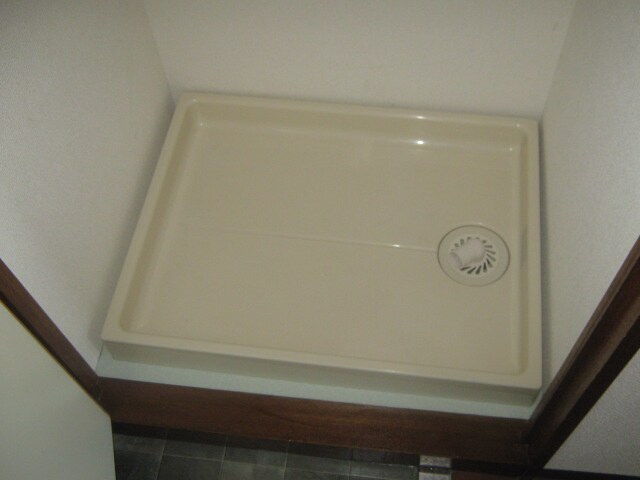 物件内観写真10　(洗濯機置場)