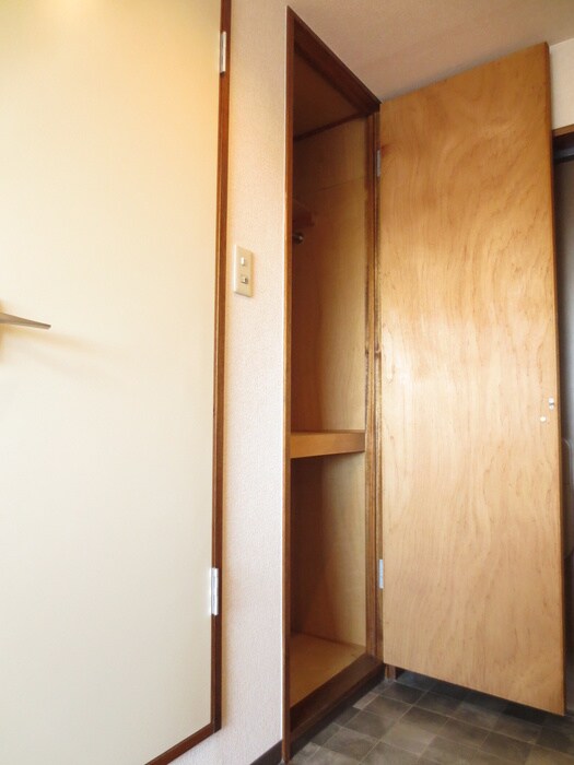 物件内観写真16　(収納)