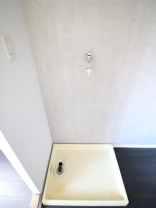 物件内観写真18　(洗濯機置場)