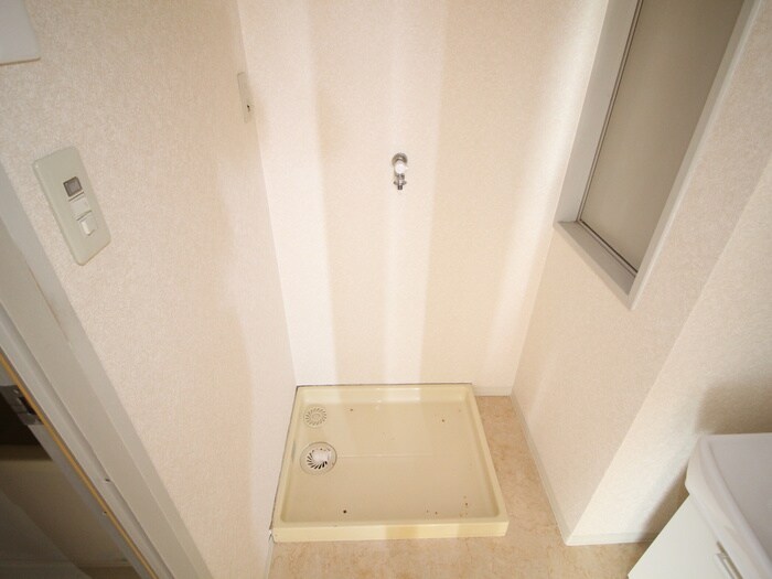 物件内観写真15　(洗濯機置場)