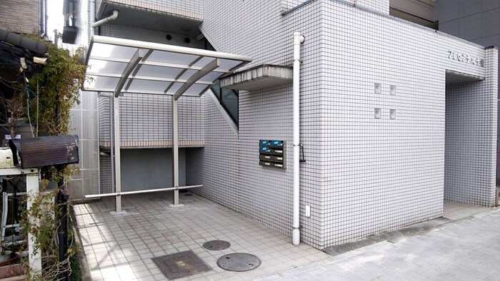 物件外観写真3　(駐輪場)