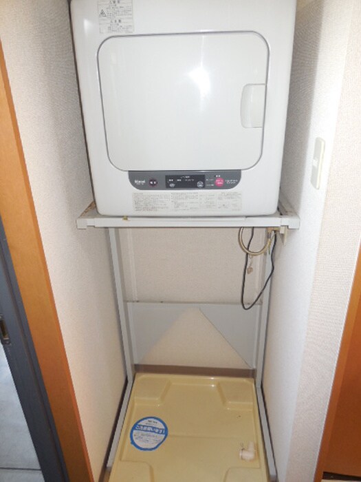 物件内観写真11　(洗濯機置場)