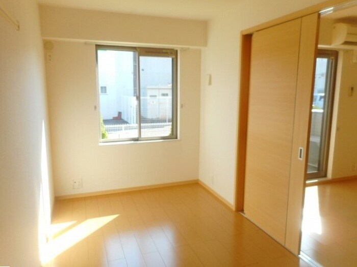 物件内観写真5　(居室)