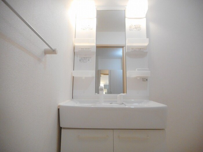 物件内観写真8　(洗面)