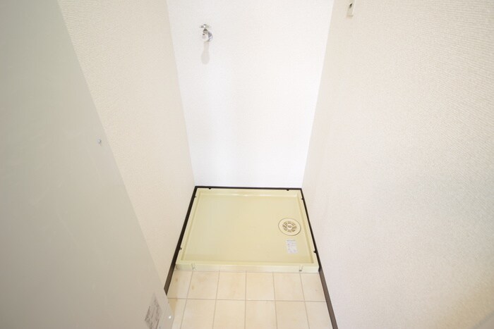 物件内観写真14　(洗濯機置場)