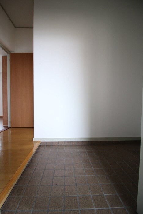 物件内観写真7　(玄関)