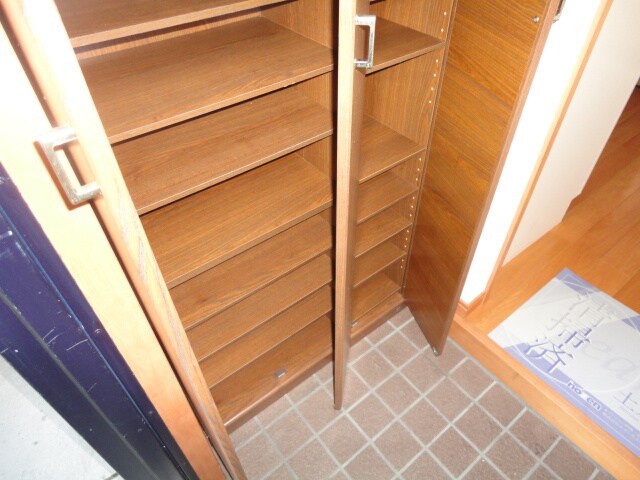 物件内観写真12　(靴箱)