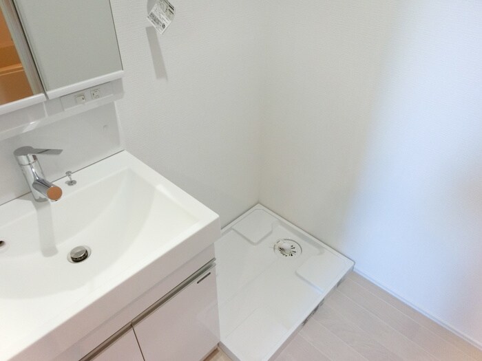 物件内観写真11　(洗濯機置場)