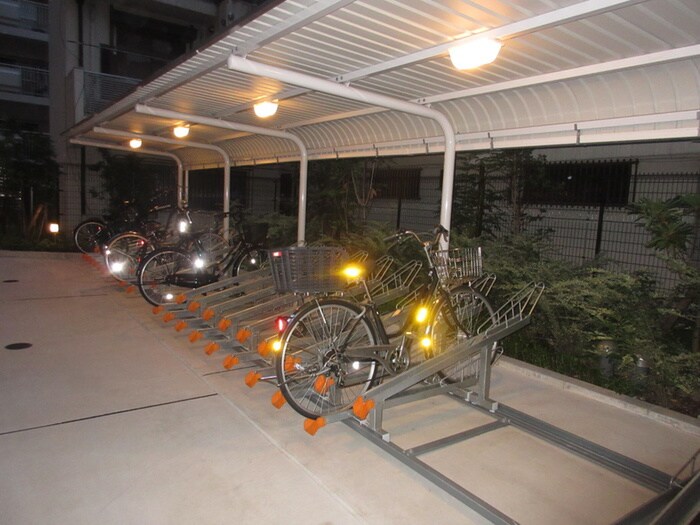 物件外観写真6　(駐輪場)