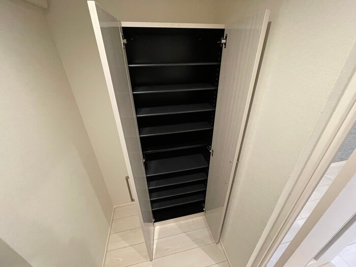 物件内観写真12　(靴箱)