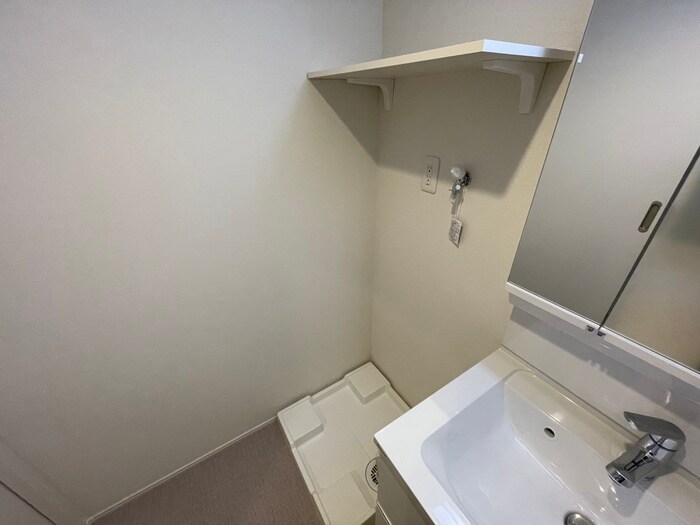 物件内観写真16　(洗濯機置場)