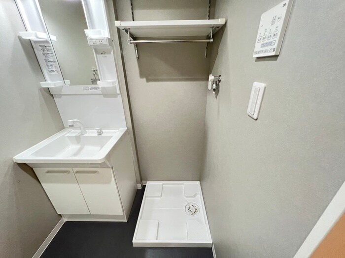 物件内観写真15　(洗濯機置場)