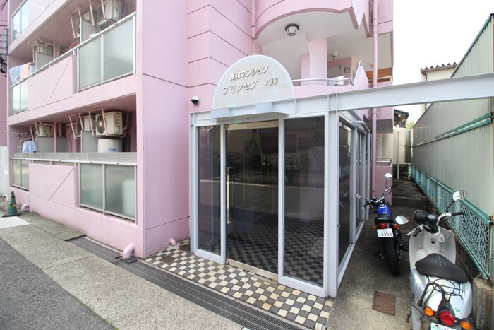 物件外観写真3　(エントランス部分)