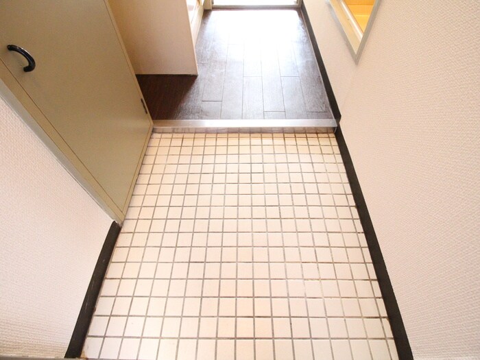物件内観写真19　(玄関)