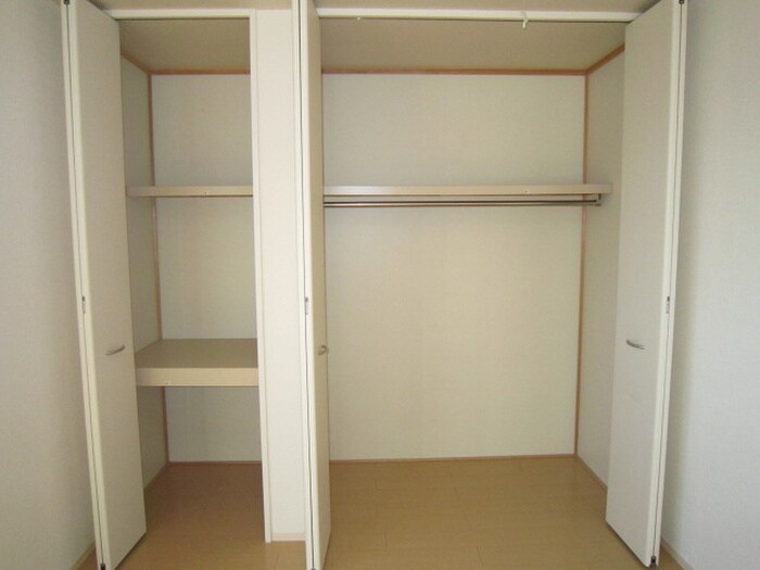 物件内観写真12　(収納)