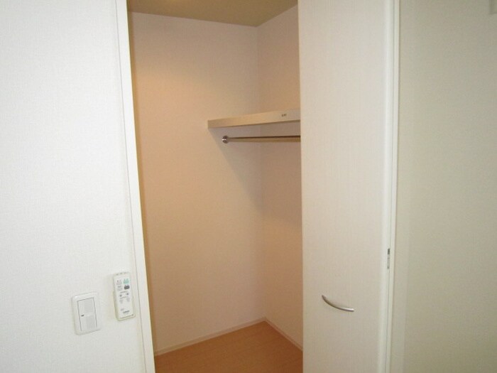 物件内観写真16　(収納)