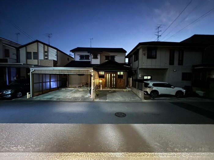 物件内観写真11　(室内からの展望)