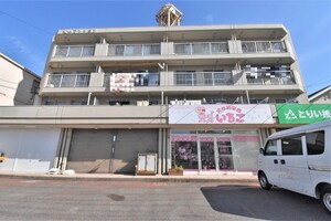 荒中マンション外観写真