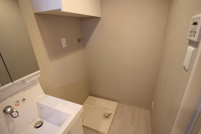 物件内観写真16　(洗濯機置場)