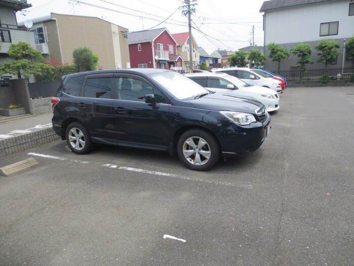 物件外観写真5　(駐車場)