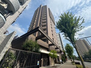 ﾌｧﾐｰﾙｸﾞﾗﾝ四ッ谷通（1402）外観写真