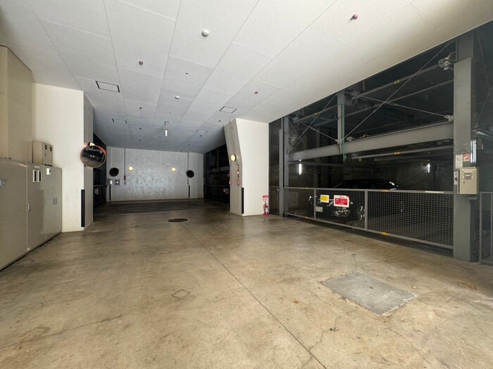 物件外観写真2　(駐車場)