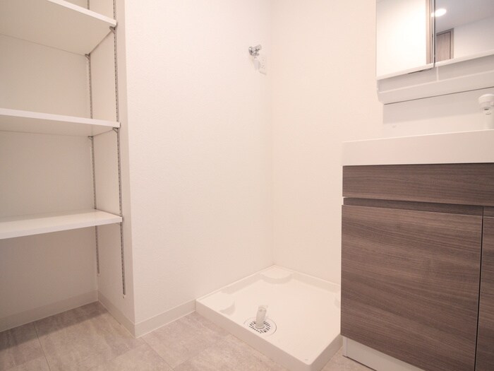 物件内観写真15　(洗濯機置場)