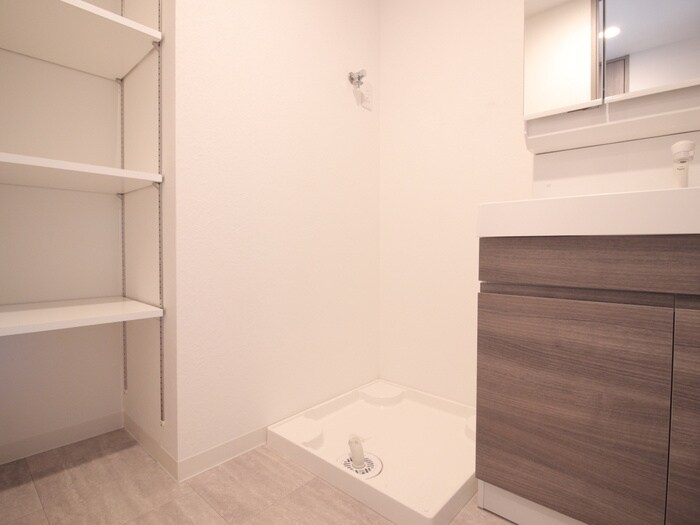 物件内観写真15　(洗濯機置場)