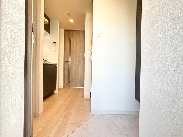 物件内観写真18　(玄関)