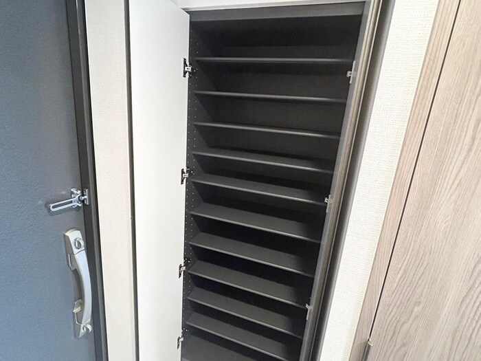 物件内観写真18　(靴箱)