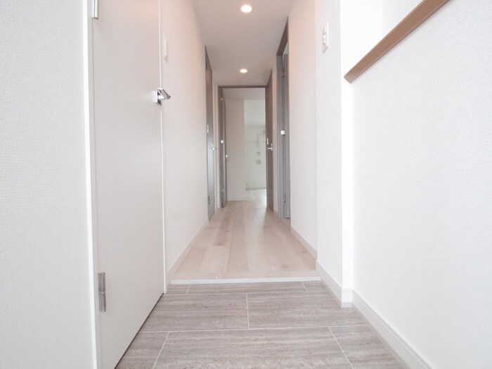 物件内観写真19　(玄関)