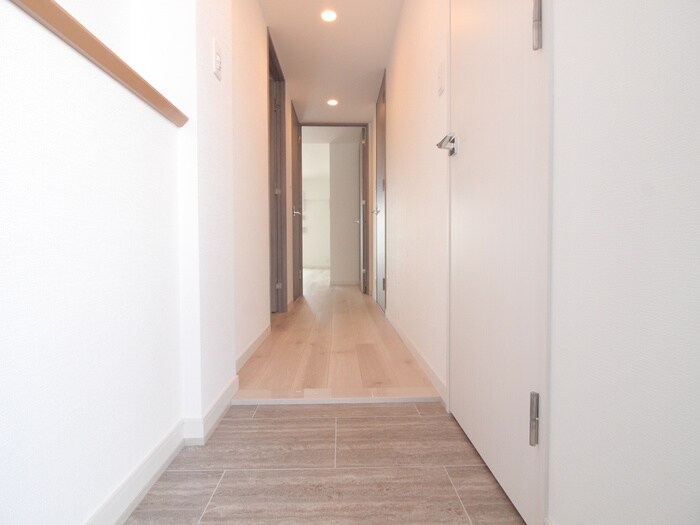 物件内観写真19　(玄関)