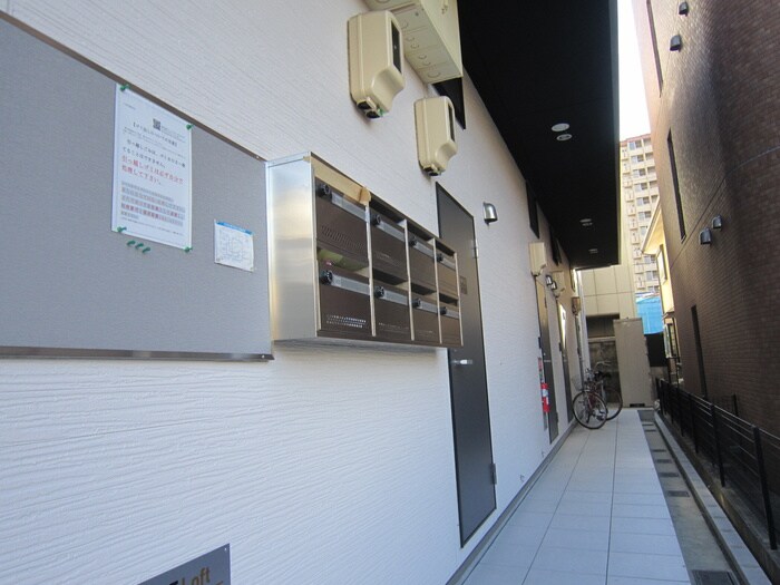 物件外観写真3　(エントランス部分)