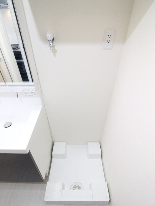 物件内観写真12　(洗濯機置場)