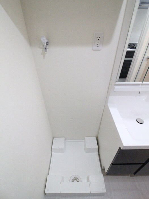 物件内観写真16　(洗濯機置場)