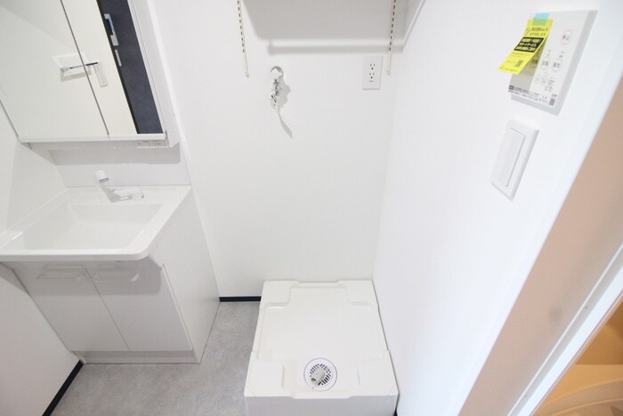 物件内観写真16　(洗濯機置場)