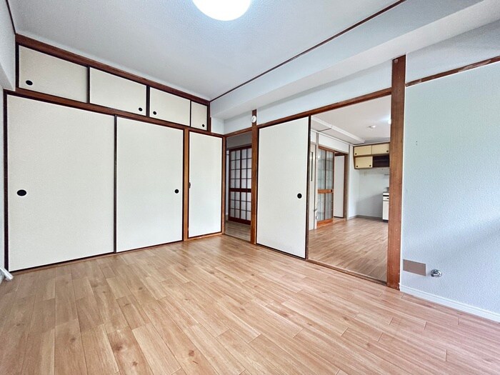 物件内観写真8　(居室)