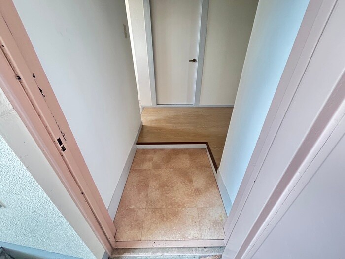 物件内観写真14　(玄関)
