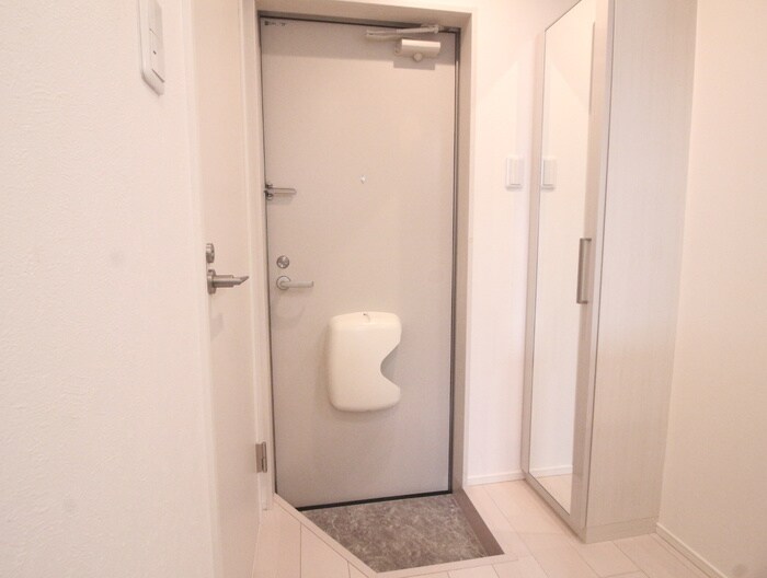物件内観写真18　(玄関)