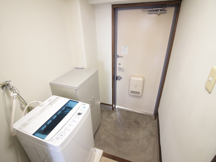 物件内観写真18　(玄関)