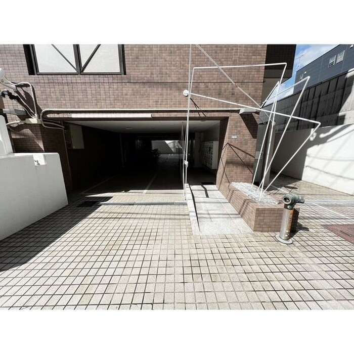 物件外観写真4　(駐車場)